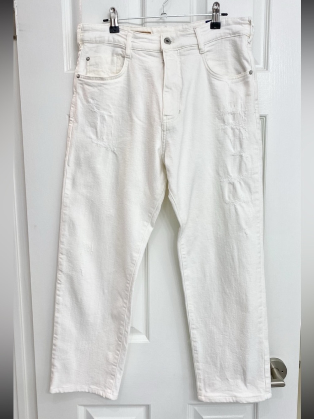 Anthropologie/Pilcro Distressed Straight Leg White Jeans - Like New